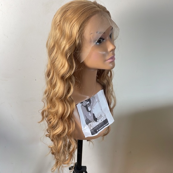 - 22” Strawberry Blonde Curly Wavy Lace Front Wig *NEW* - Picture 10 of 13